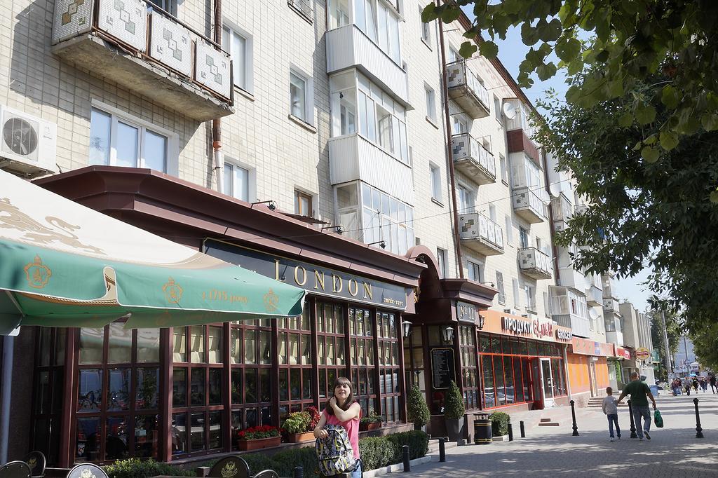 Apartment On Kniaziv Koriatovychiv Kamjanets-Podilsky Buitenkant foto